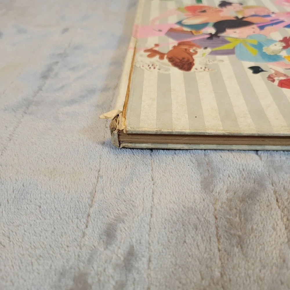 Walt Disney Surprise Package Book First Edition 1944‎ Vintage